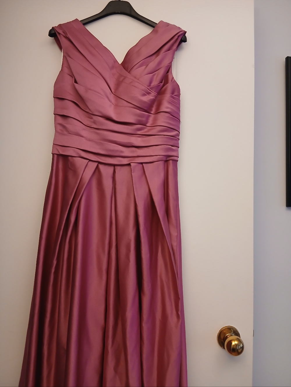 Elegant V-Neck Satin Evening Dress in Pink.Size S